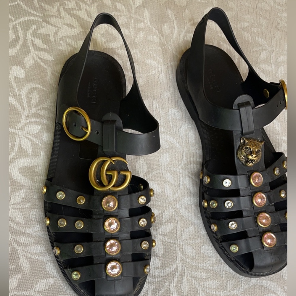 Blach gucci shoes, sandals